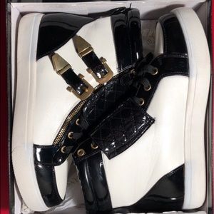 Women’s Size 10 shoes